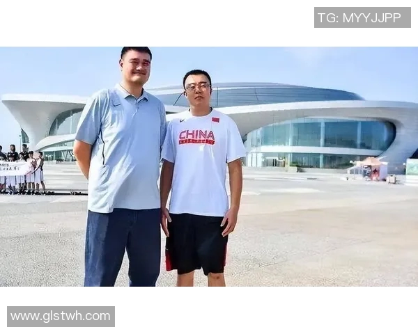 姚明在NBA的传奇之路与中国篮球的崛起之战