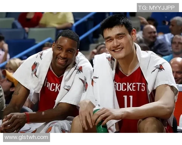 姚明重聚视频引发球迷热议昔日辉煌回忆与新生代球员互动精彩瞬间